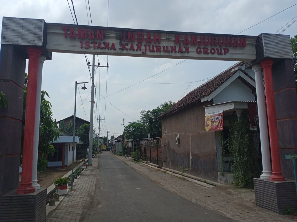 foto gerbang perumahan TAMAN INDAH KANJURUHAN II