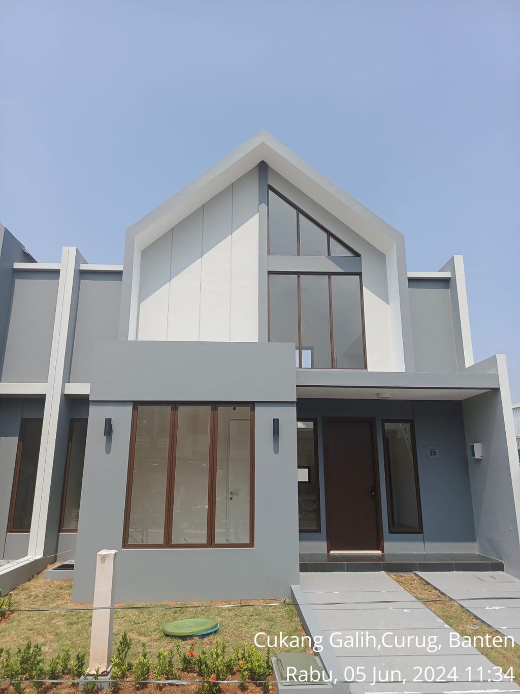 foto tampak rumah tipe GARDENIA 9/19 perumahan PARAMOUNT PETALS TAHAP 1