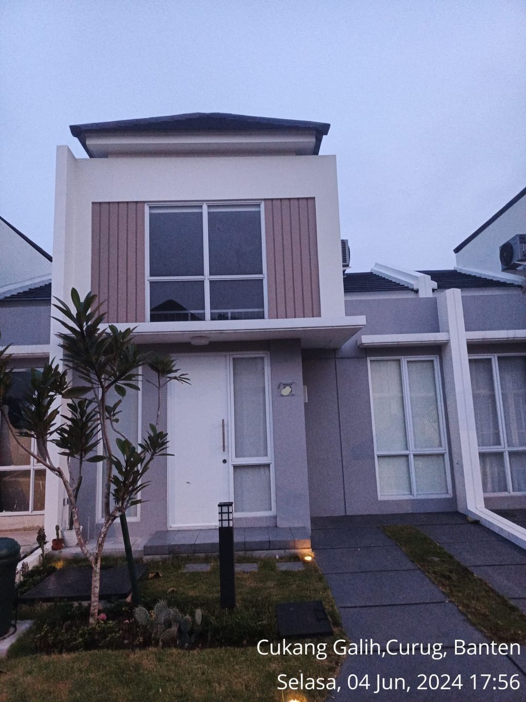 foto tampak rumah tipe CANNA 22/18 perumahan PARAMOUNT PETALS TAHAP 1