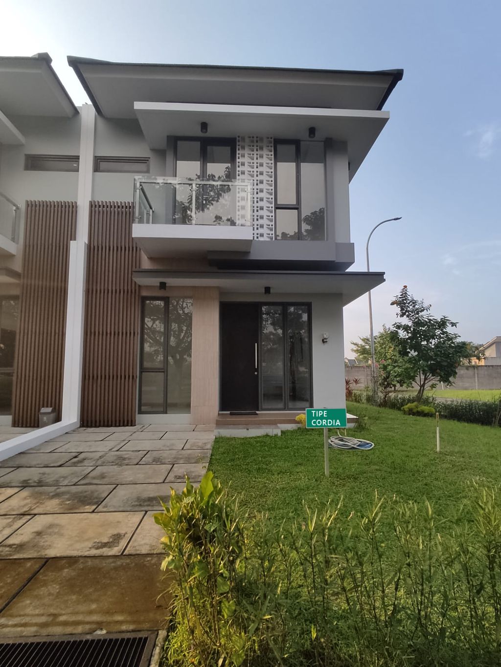 foto tampak rumah tipe CORDIA-B1-1 perumahan Penta Garden