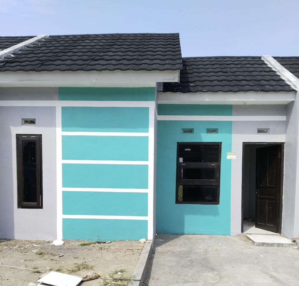 foto tampak rumah tipe 30/60 perumahan PURI KAHIYANGAN ASRI JOHO 1