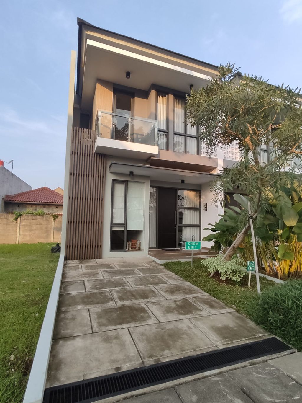 foto tampak rumah tipe BOUGENVILLE-B2-6 perumahan Penta Garden