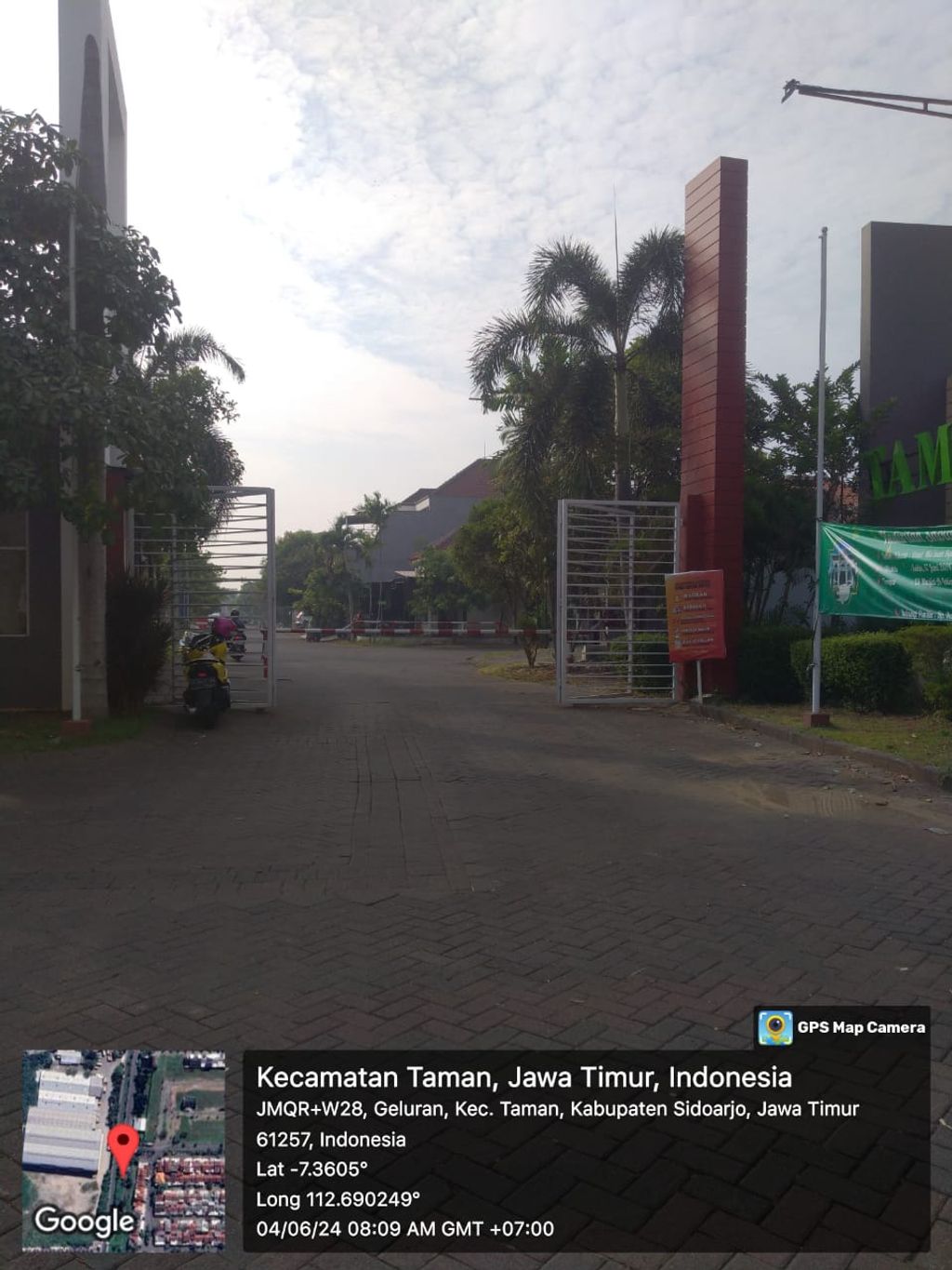 foto gerbang perumahan Taman Indah Regency