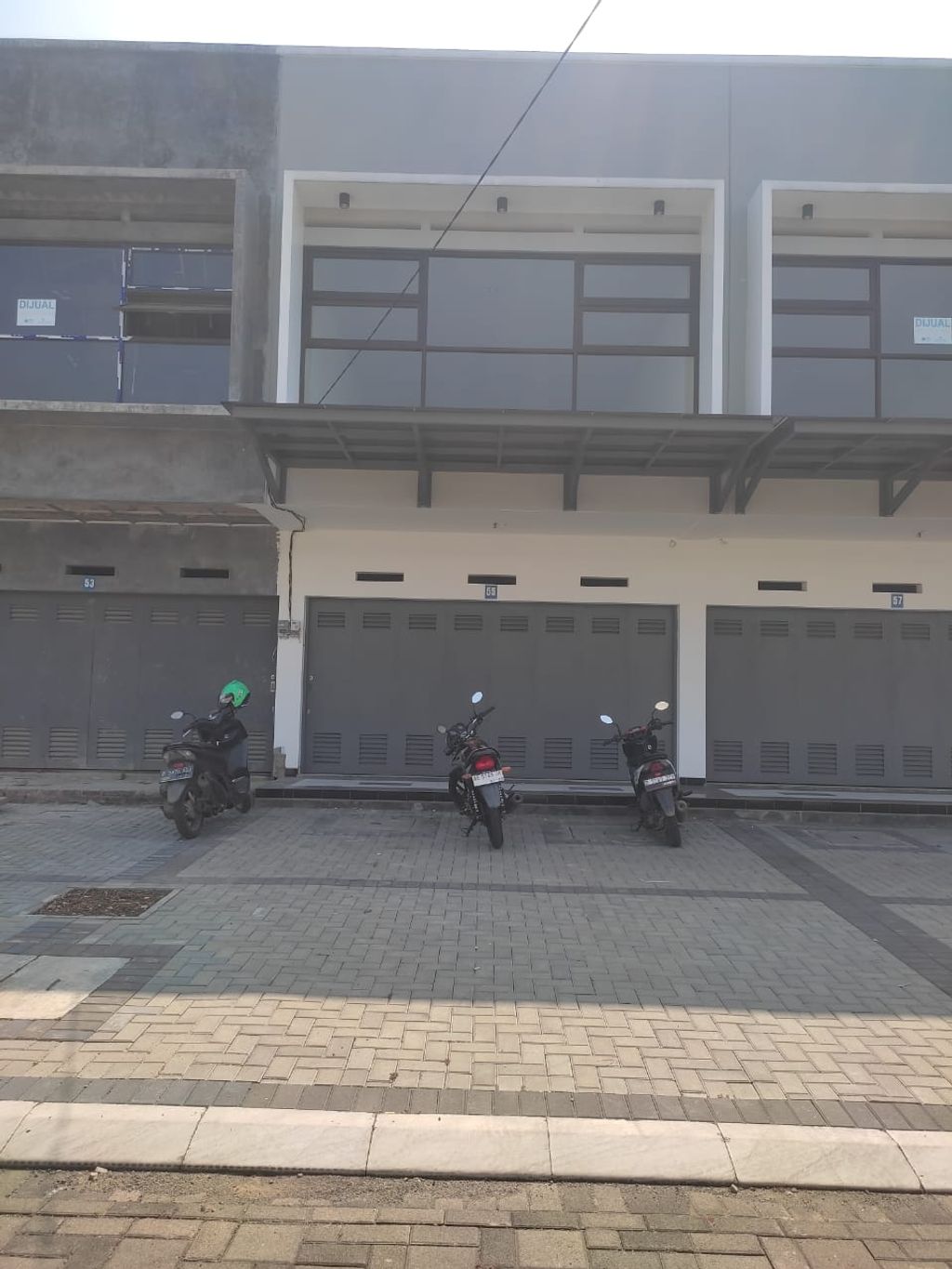 foto tampak rumah tipe 116/84 perumahan BATUNUNGGAL INDAH ESTATE RAHAYU