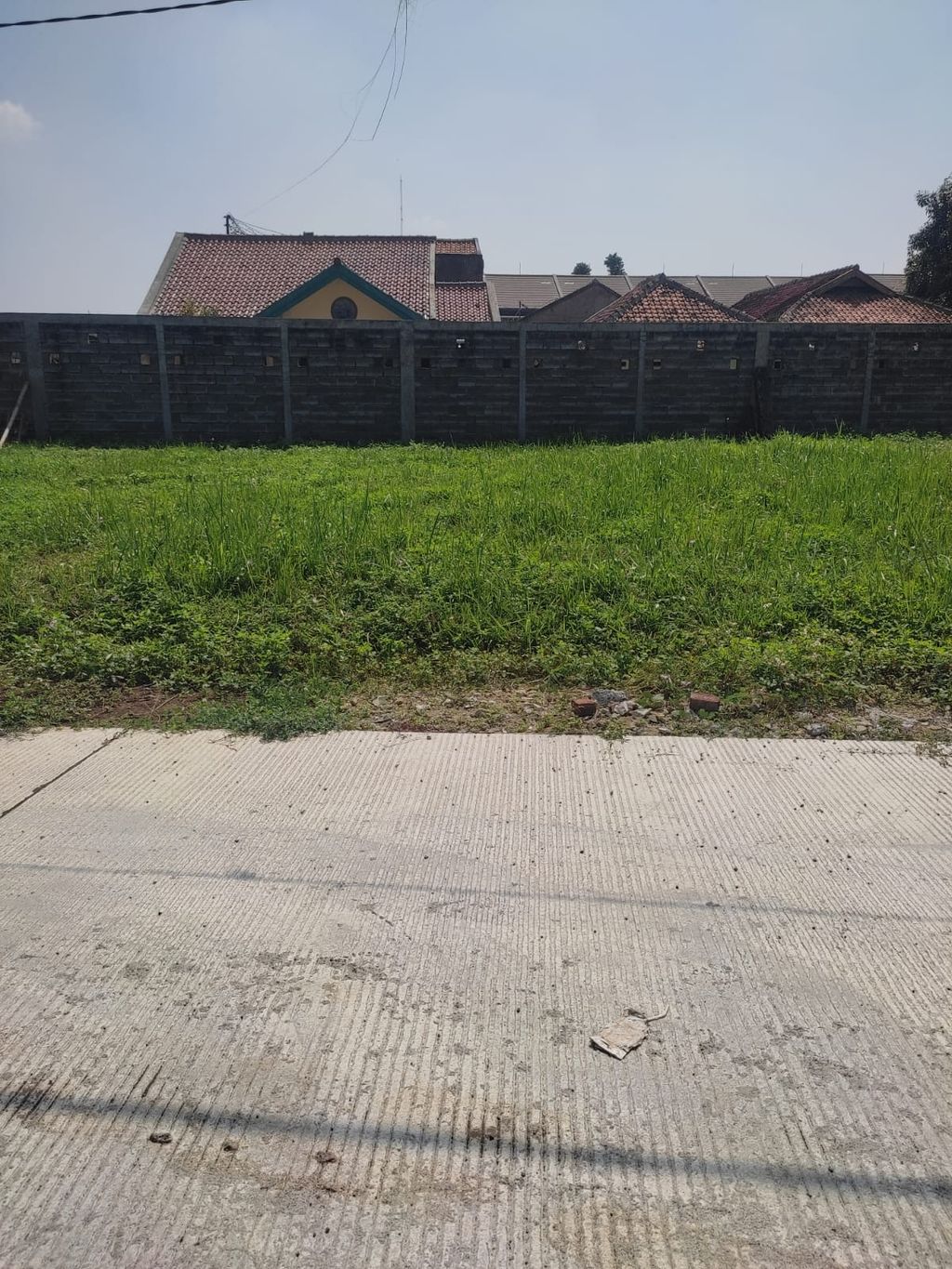 foto tampak rumah tipe 126/167 perumahan BATUNUNGGAL INDAH ESTATE BI & BIR