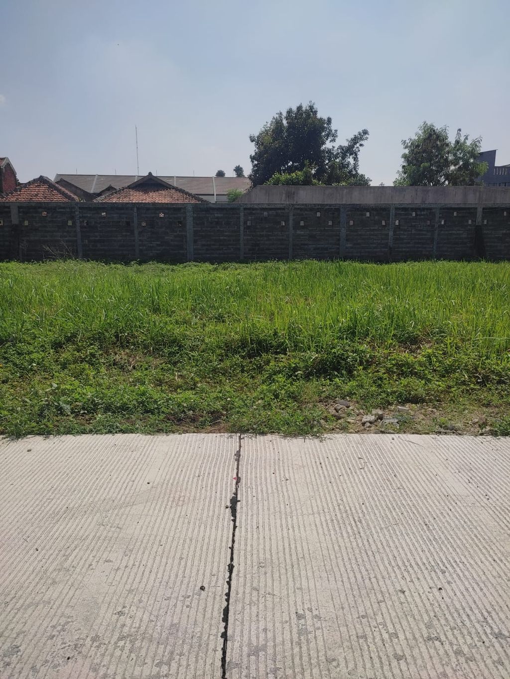 foto tampak rumah tipe 126/213 perumahan BATUNUNGGAL INDAH ESTATE BI & BIR