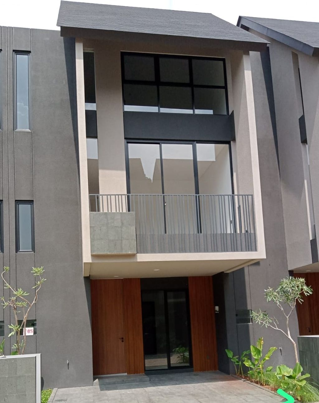 foto tampak rumah tipe 148/72 perumahan Cavana Javateak Land