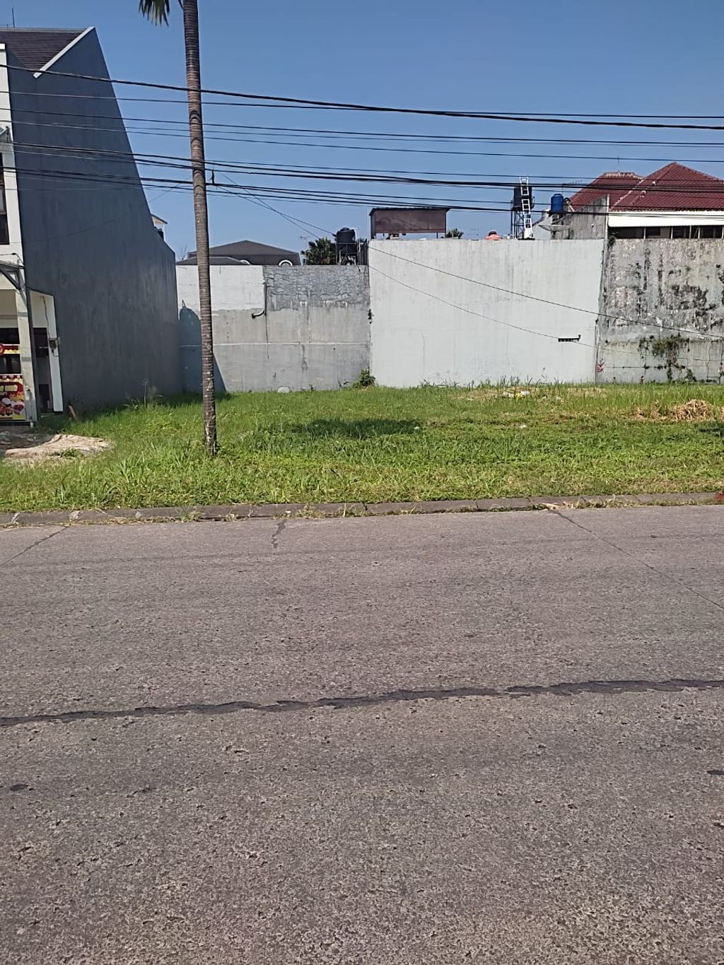 foto tampak rumah tipe 156/160 perumahan BATUNUNGGAL INDAH ESTATE BI & BIR