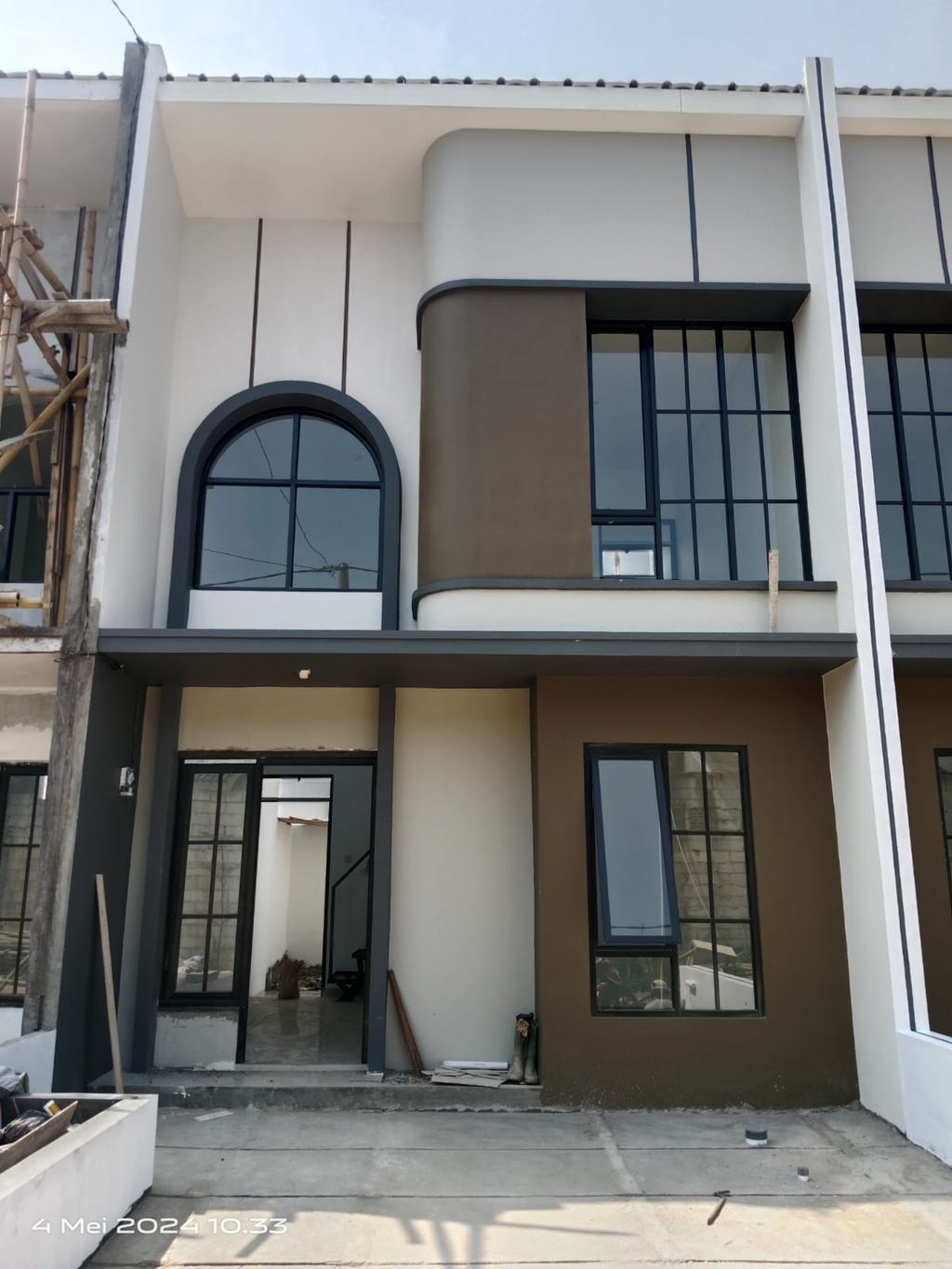 foto tampak rumah tipe 36 Mezanin Modern (415) perumahan Cluster Beverly