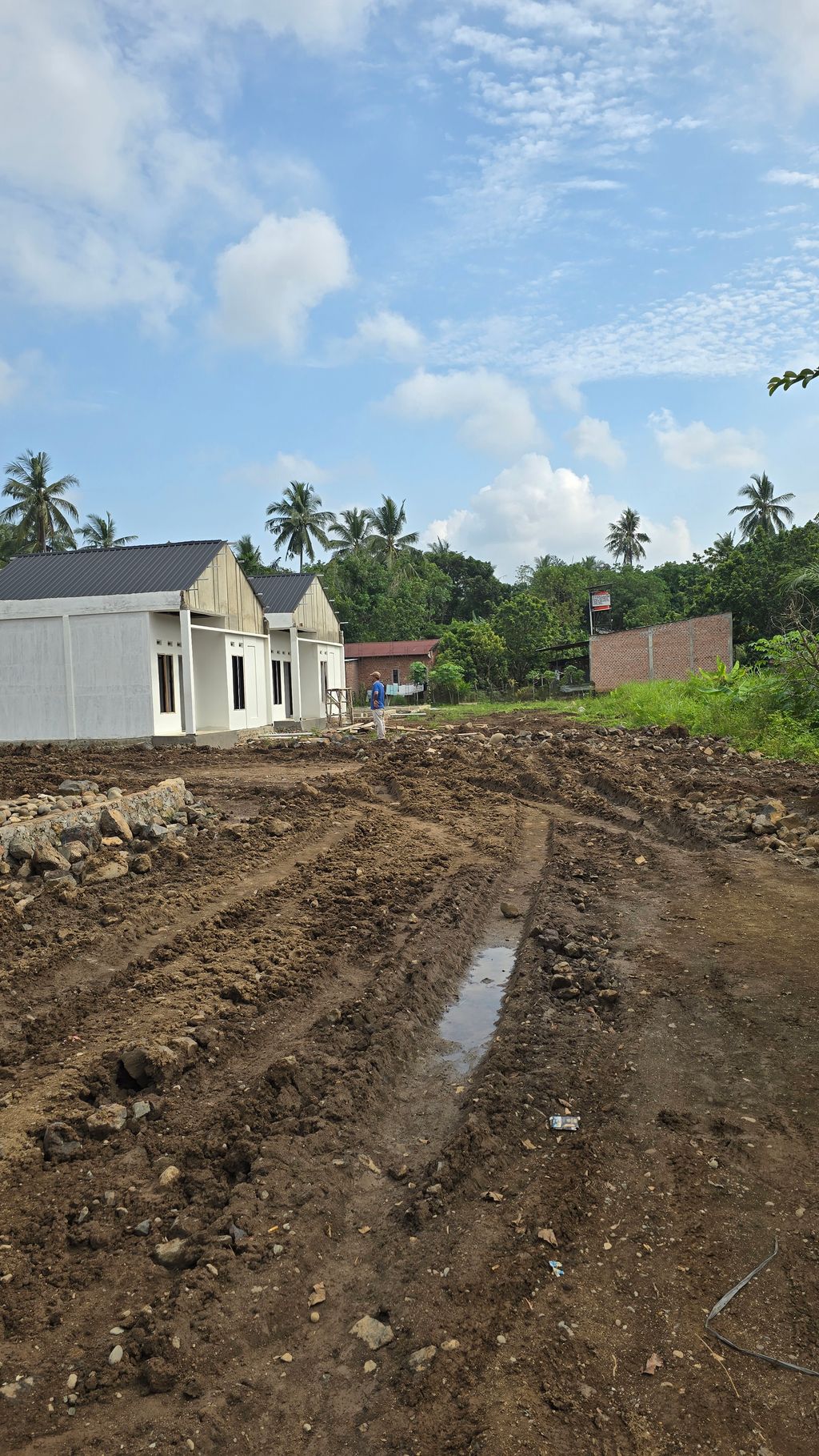 foto gerbang perumahan The Family Land
