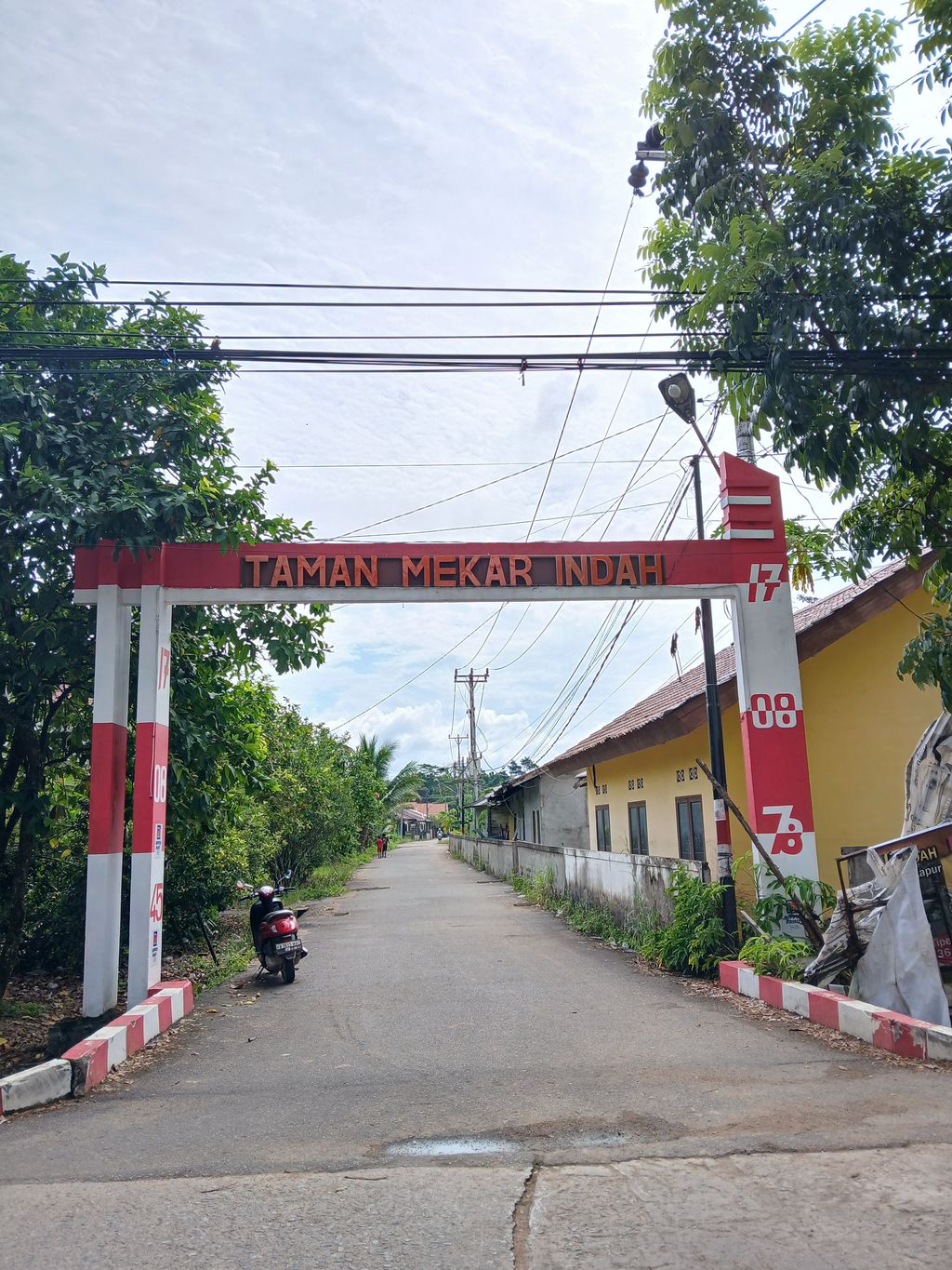 foto gerbang perumahan TAMAN MEKAR INDAH BLOK AZ TAHAP 1