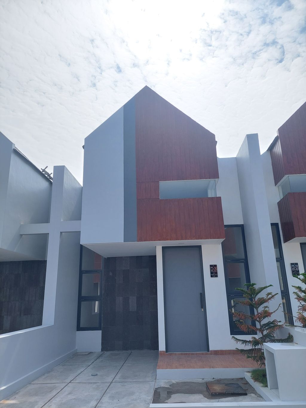 foto tampak rumah tipe T.38+ perumahan THE PERMATA VILLAS