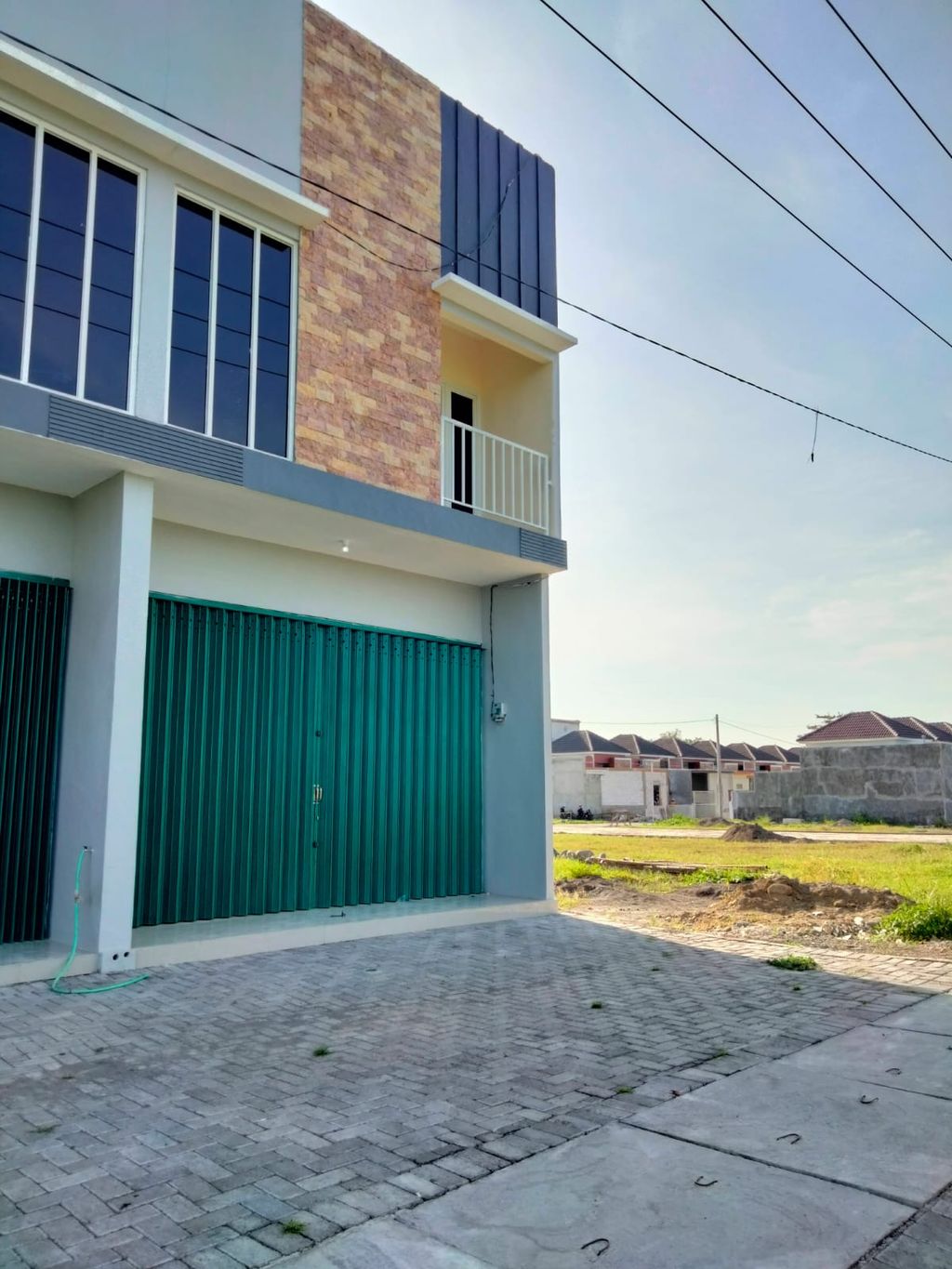 foto tampak rumah tipe RUKO perumahan Perumahan Graha Permata Safir