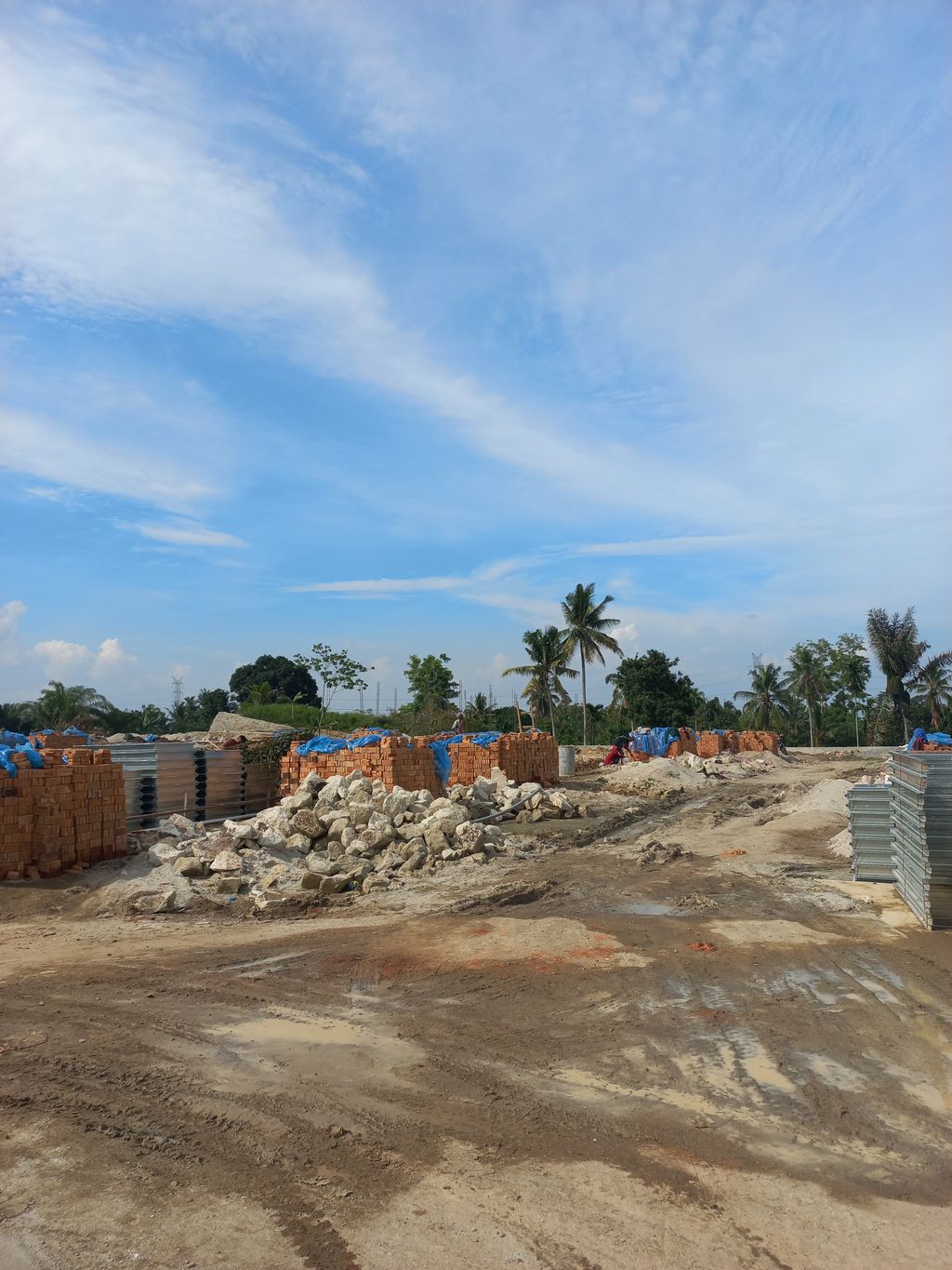 foto posisi tengah perumahan NUSA INDAH TOWNHOUSE