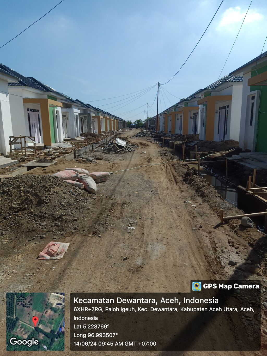 foto posisi tengah perumahan CEMARA INDAH