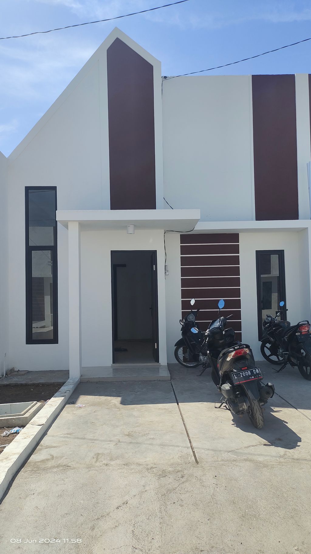 foto tampak rumah tipe THE WISE NON STANDAR 5 perumahan THE OSO 2