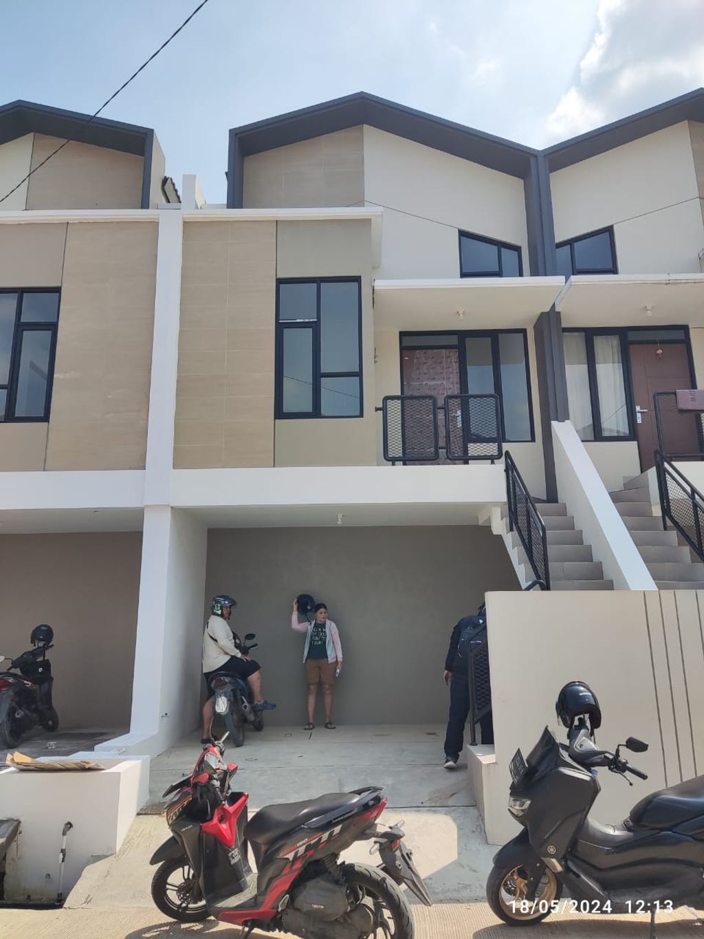 foto tampak rumah tipe 39 High Ceiling + 1 lantai 3KT (412) perumahan G-Land Katapang Residence 1