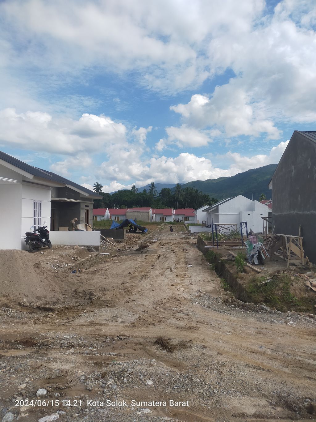 foto posisi tengah perumahan TAMAN RAUDHAH RESIDENCE