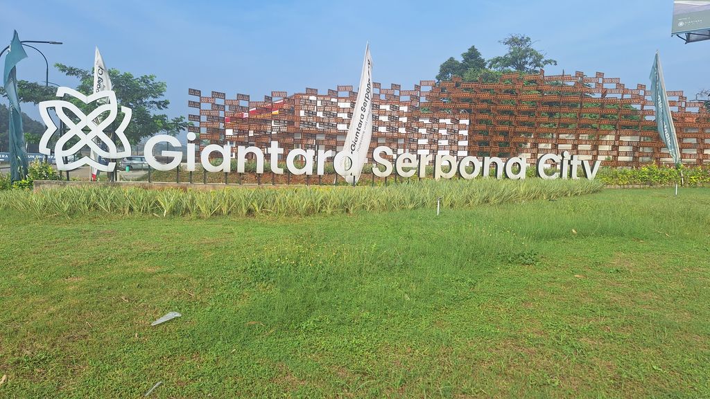 foto gerbang perumahan GIANTARA SERPONG CITY