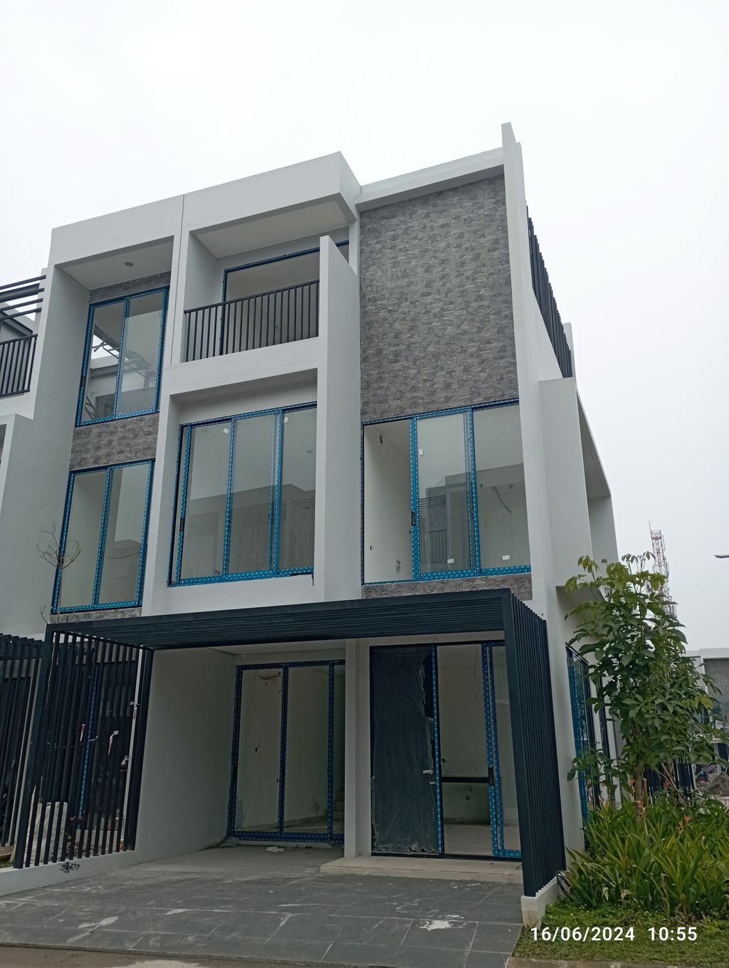 foto tampak rumah tipe YA 19 perumahan ANWA RESIDENCE PURI