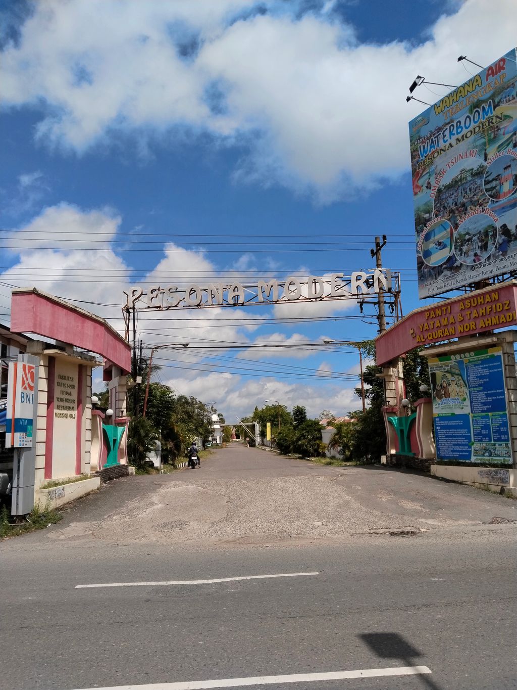 foto gerbang perumahan NEW PESONA MODERN