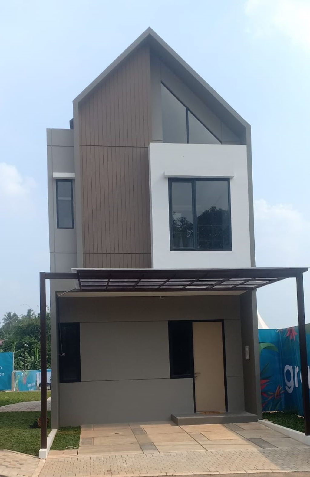 foto tampak rumah tipe 54 perumahan GRANDIA LIV