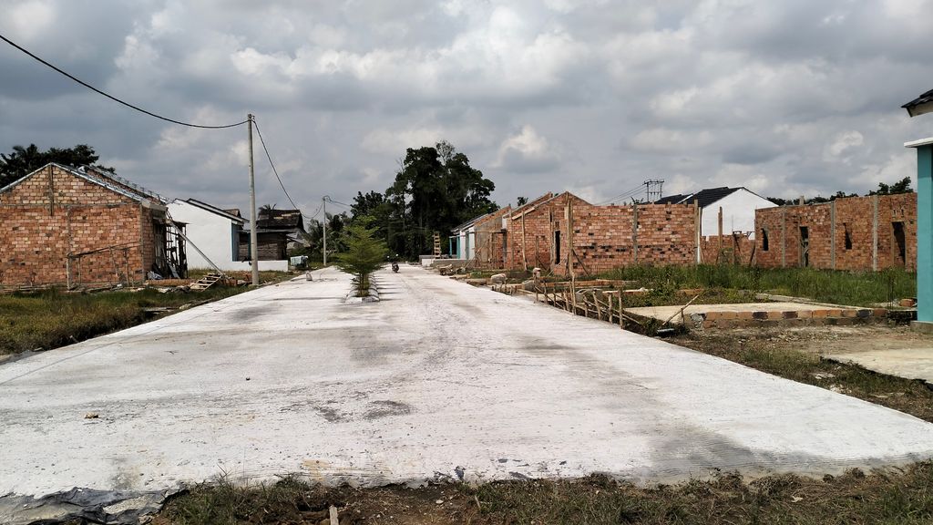 foto posisi tengah perumahan PURNAMA RESIDENCE 8 TAHAP 2