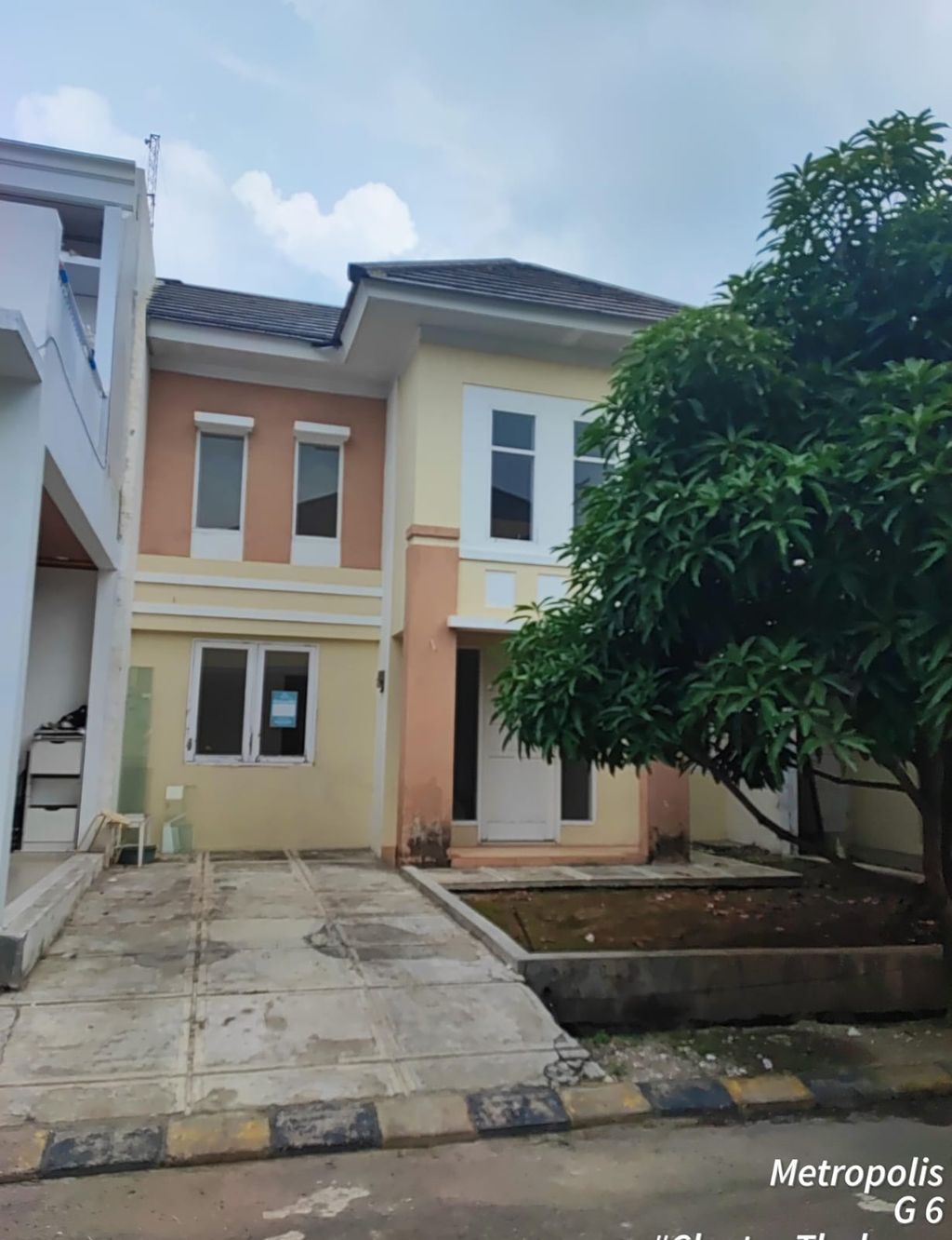 foto tampak rumah tipe METROPOLIS 70/120 perumahan Perumahan Galuh Mas
