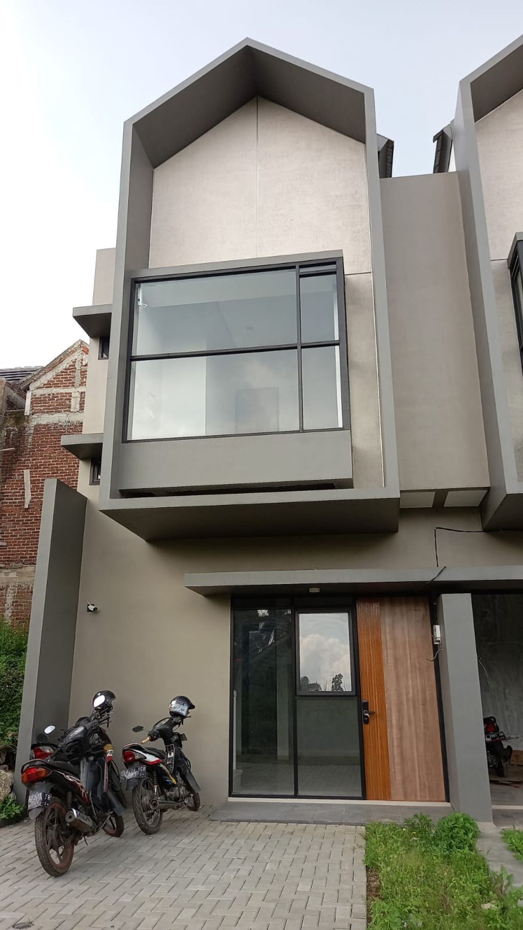 foto tampak rumah tipe 65 (C3) perumahan Kopo Harmonis Townhouse