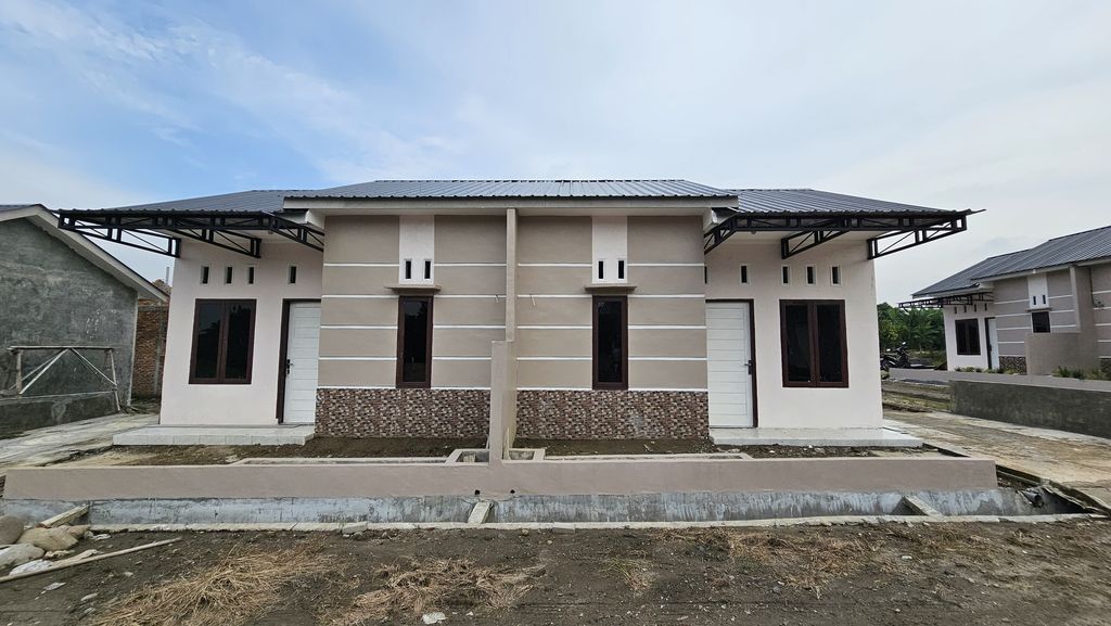 foto tampak rumah tipe 36/90 perumahan Reveno Residence 4