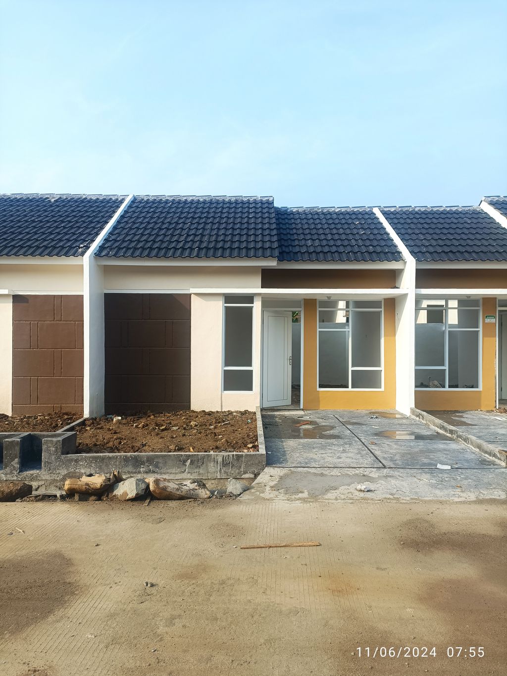 foto tampak rumah tipe 29/60 perumahan PURI HARMONI CISOKA TAHAP 2