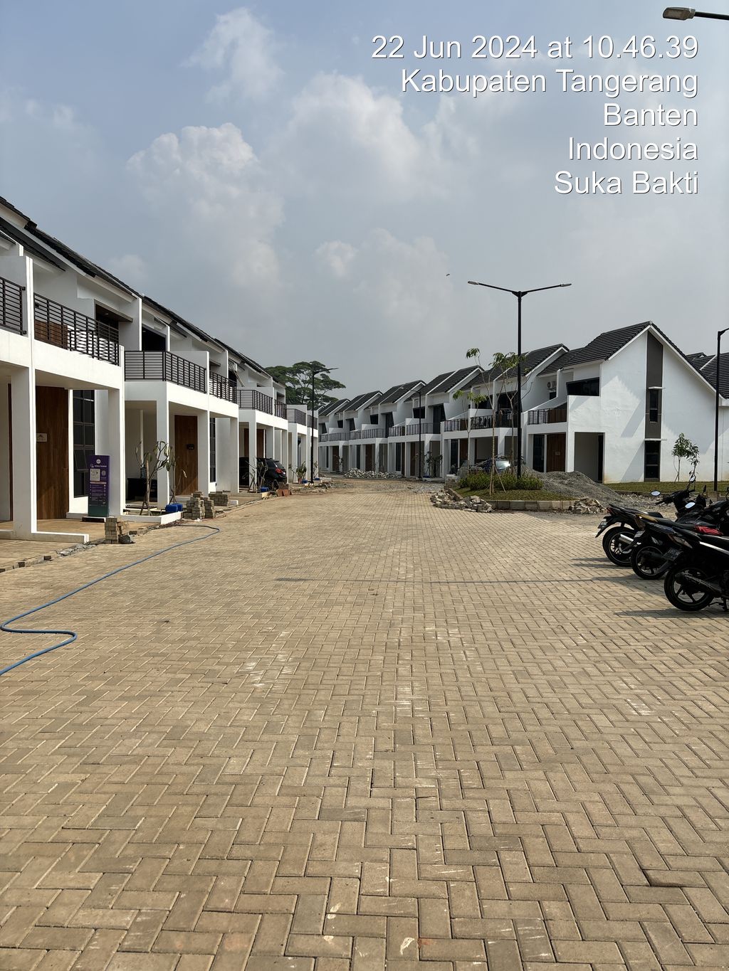 foto posisi tengah perumahan ARYANA KARAWACI 3