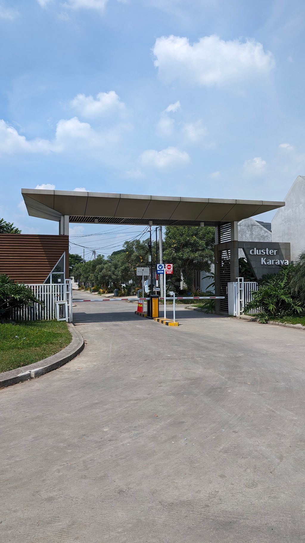 foto gerbang perumahan GRAND VILLA TAHAP 2