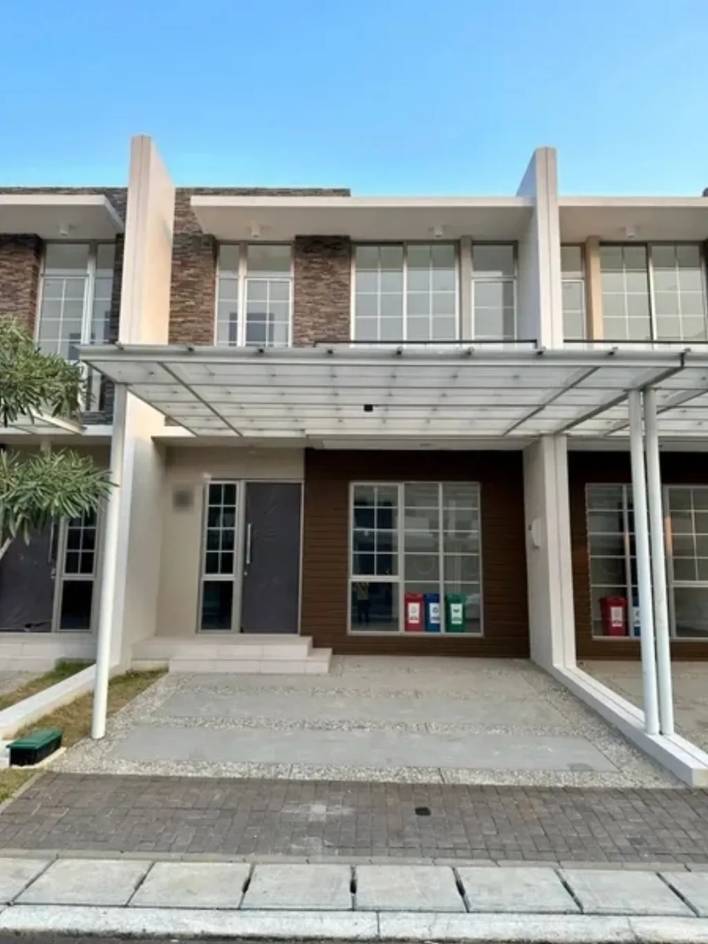 foto tampak rumah tipe CLOVER perumahan PIK2 - DISTRICT 17