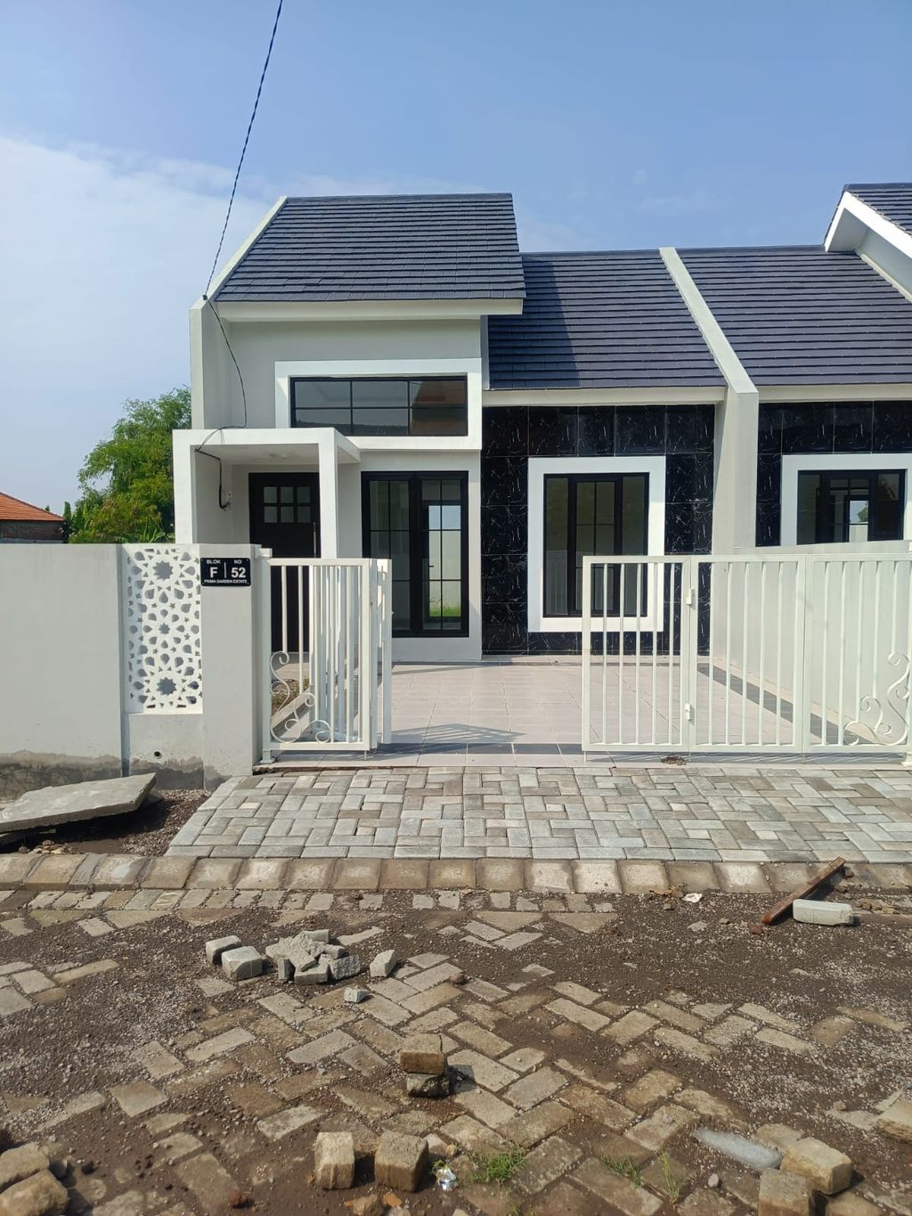 foto tampak rumah tipe T. 38 perumahan PRIMA GARDEN ESTATE