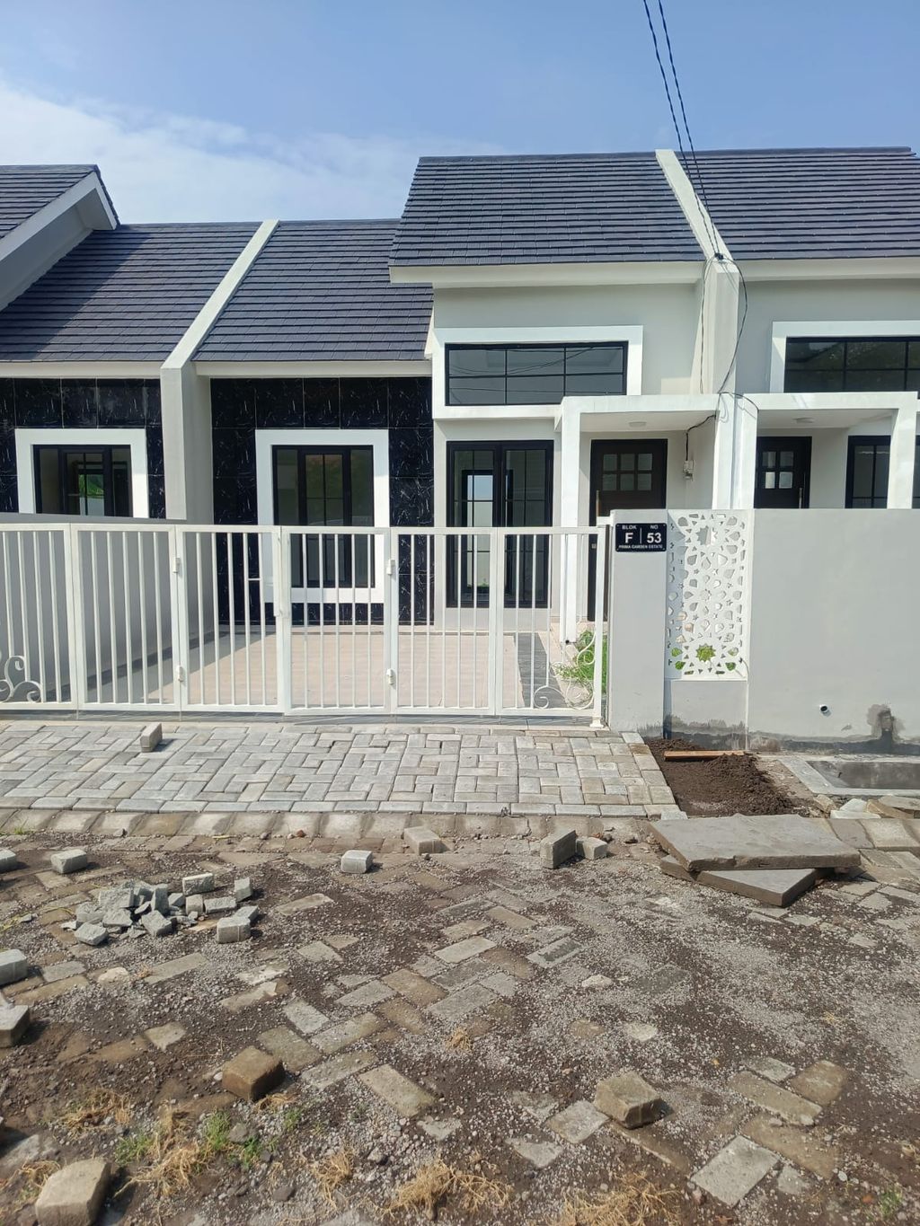 foto tampak rumah tipe T. 45 perumahan PRIMA GARDEN ESTATE
