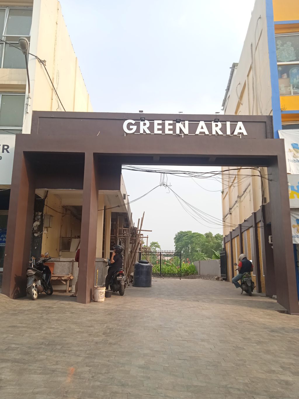 foto gerbang perumahan PERUMAHAN GREEN HILLS CLUSTER GREEN ARIA