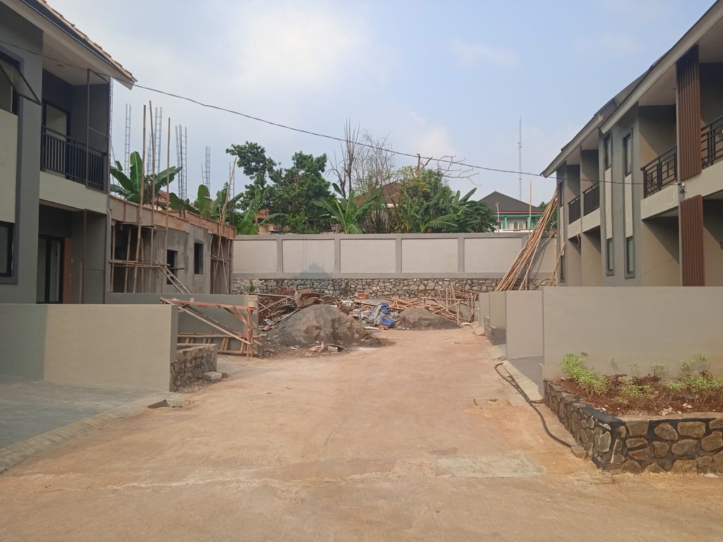 foto posisi tengah perumahan PERUMAHAN GREEN HILLS CLUSTER GREEN ARIA