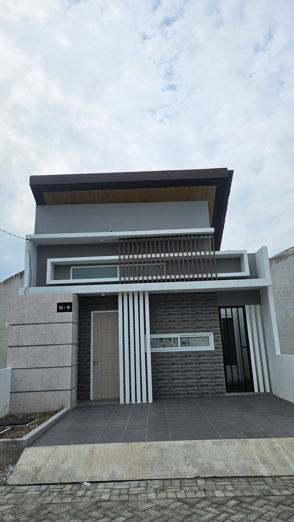 foto tampak rumah tipe Naisha perumahan Maharaja Residencee