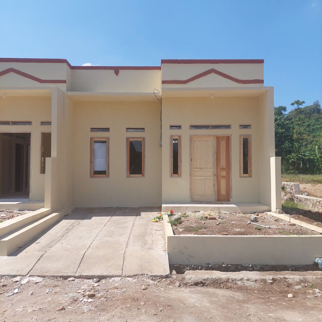 foto tampak rumah tipe 30 perumahan SINDANGSUKA REGENCY