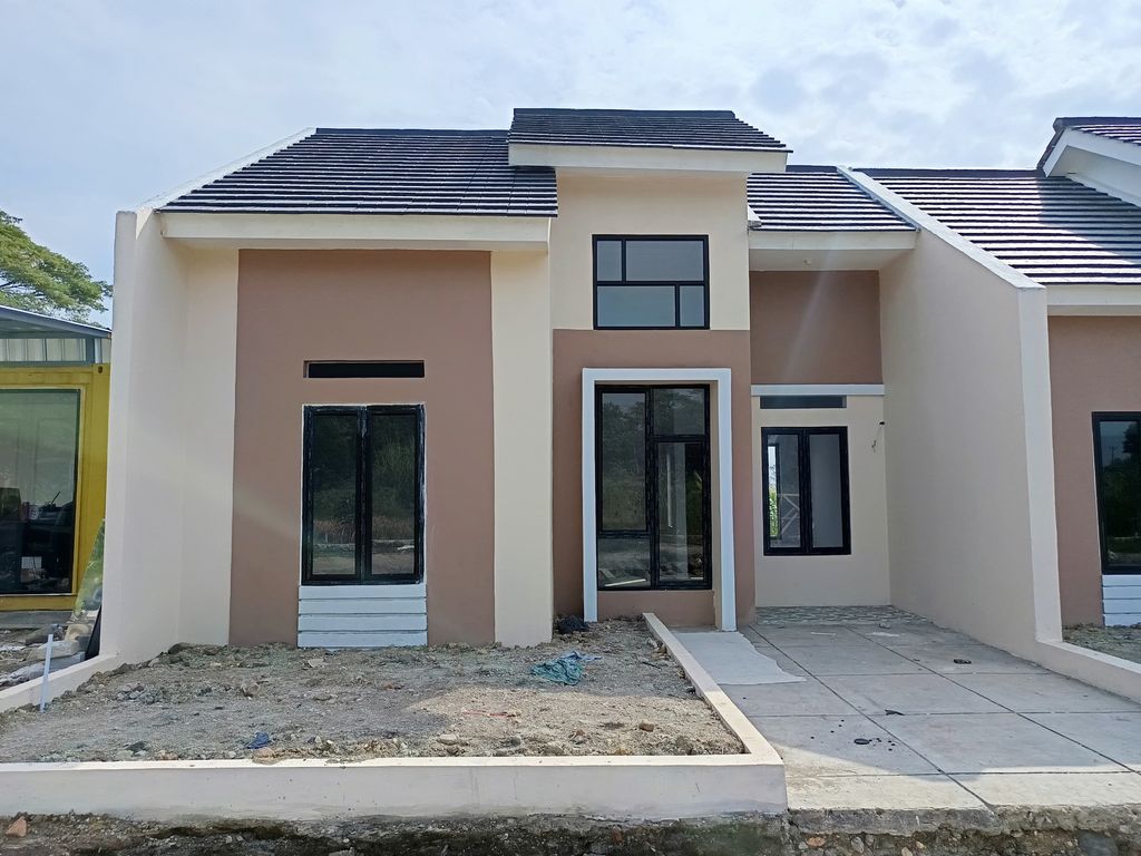 foto tampak rumah tipe 40/70 perumahan Griya Kersana