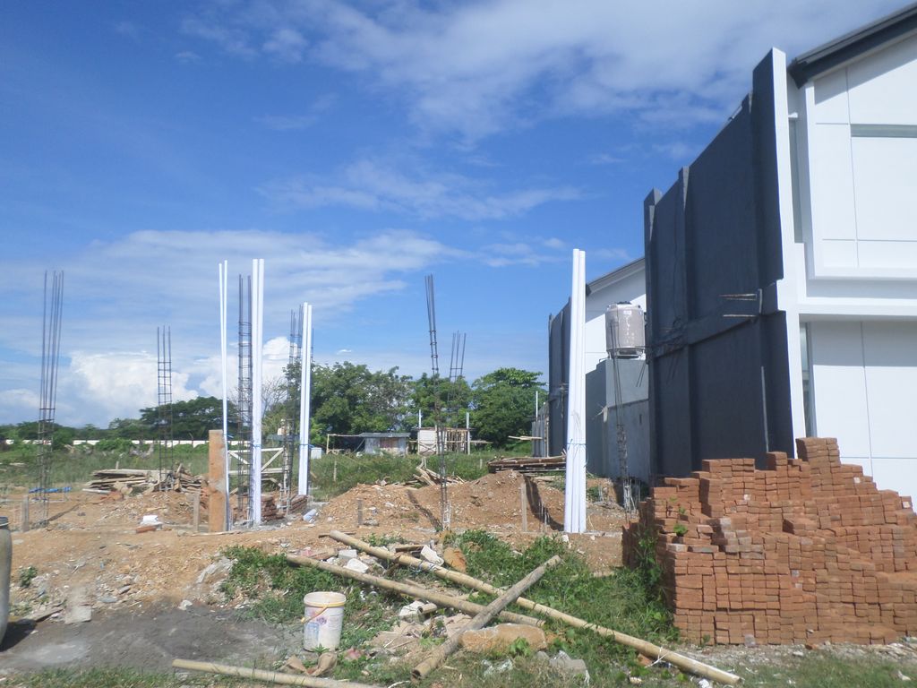 foto tampak rumah tipe MD-0031 perumahan Rolling Hills 6