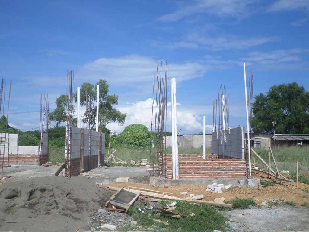 foto tampak rumah tipe MY-0017 perumahan Rolling Hills 6