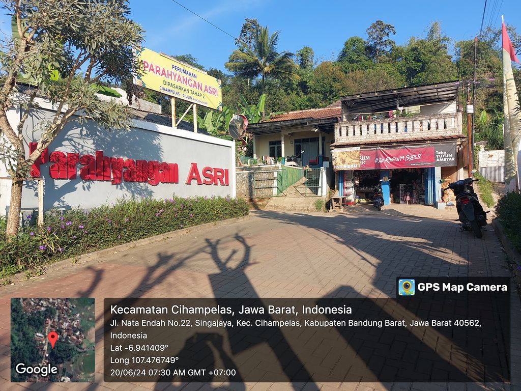 foto gerbang perumahan PARAHYANGAN ASRI 2