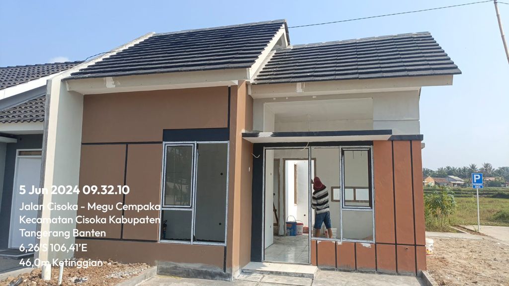 foto tampak rumah tipe KOMERSIL 32/79 STRATEGIS (BLOK F6) perumahan PURI HARMONI CISOKA 2