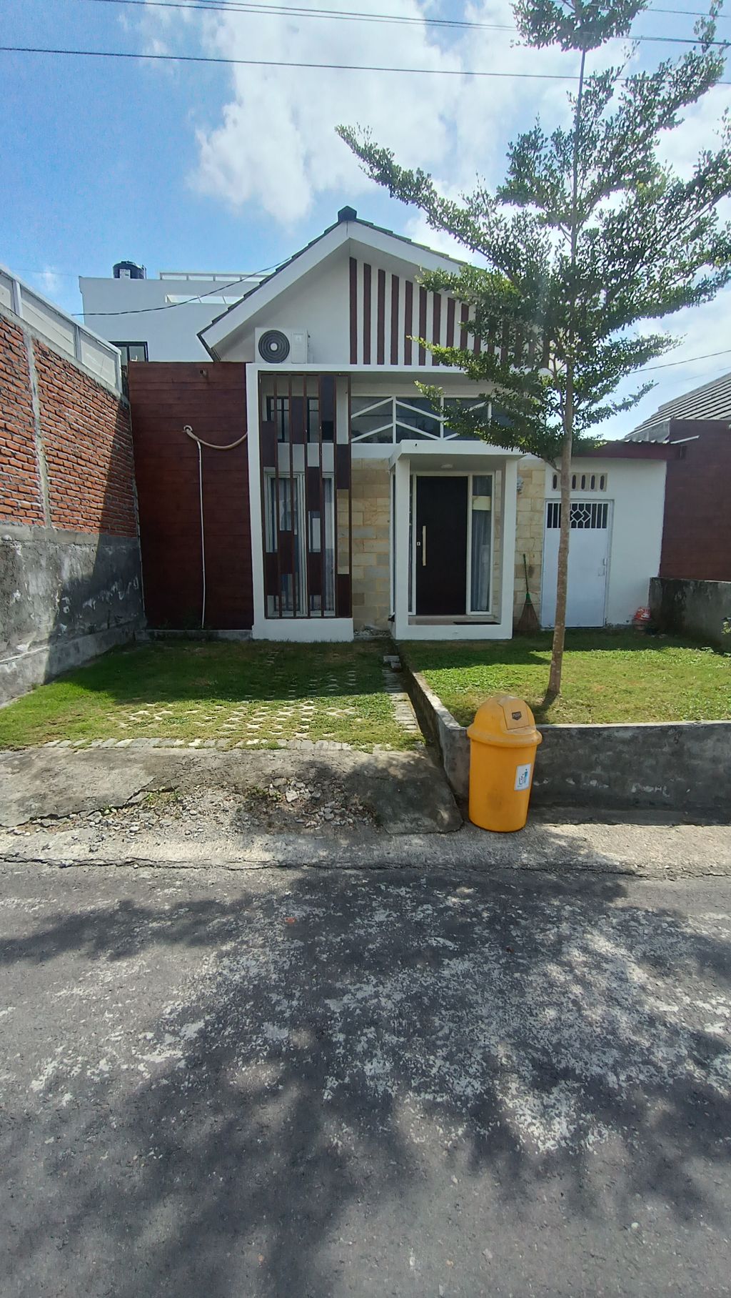 foto contoh rumah perumahan Taj Gerunung