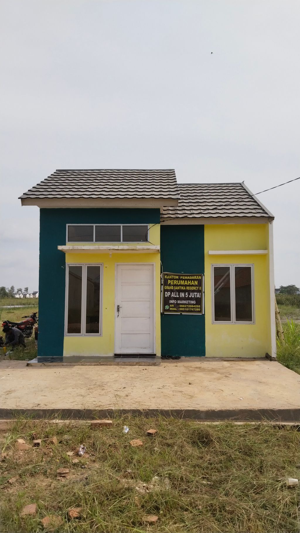 foto contoh rumah perumahan Grand Santika Regency 2
