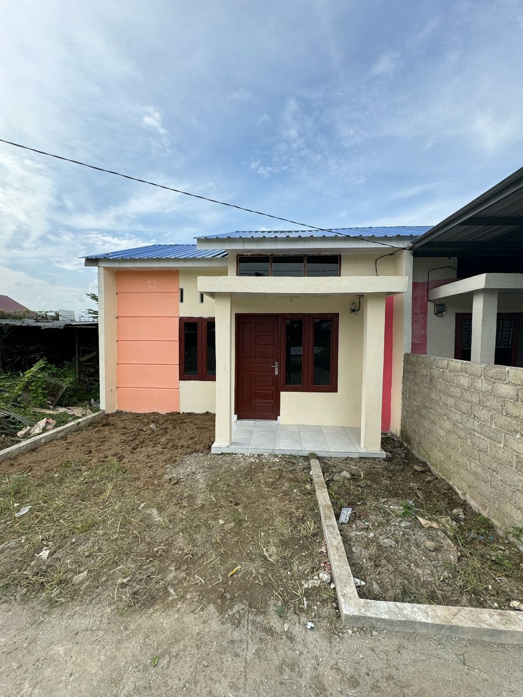 foto tampak rumah tipe 36/72 perumahan Griya Brahrang Residence
