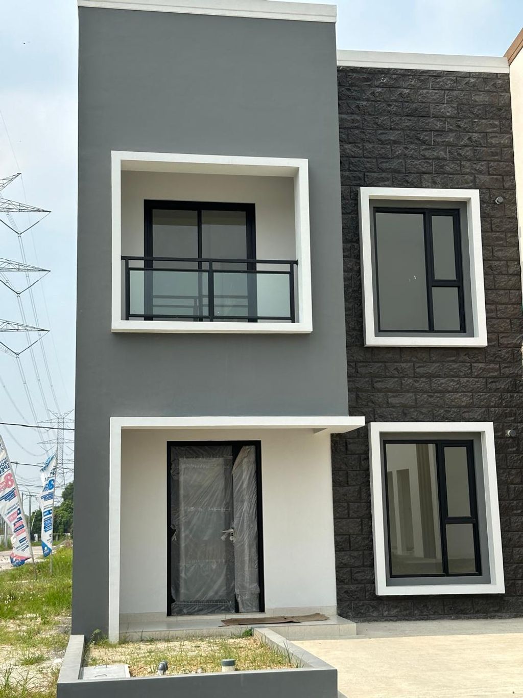 foto tampak rumah tipe A1 Blok A17 perumahan Graha Mirai