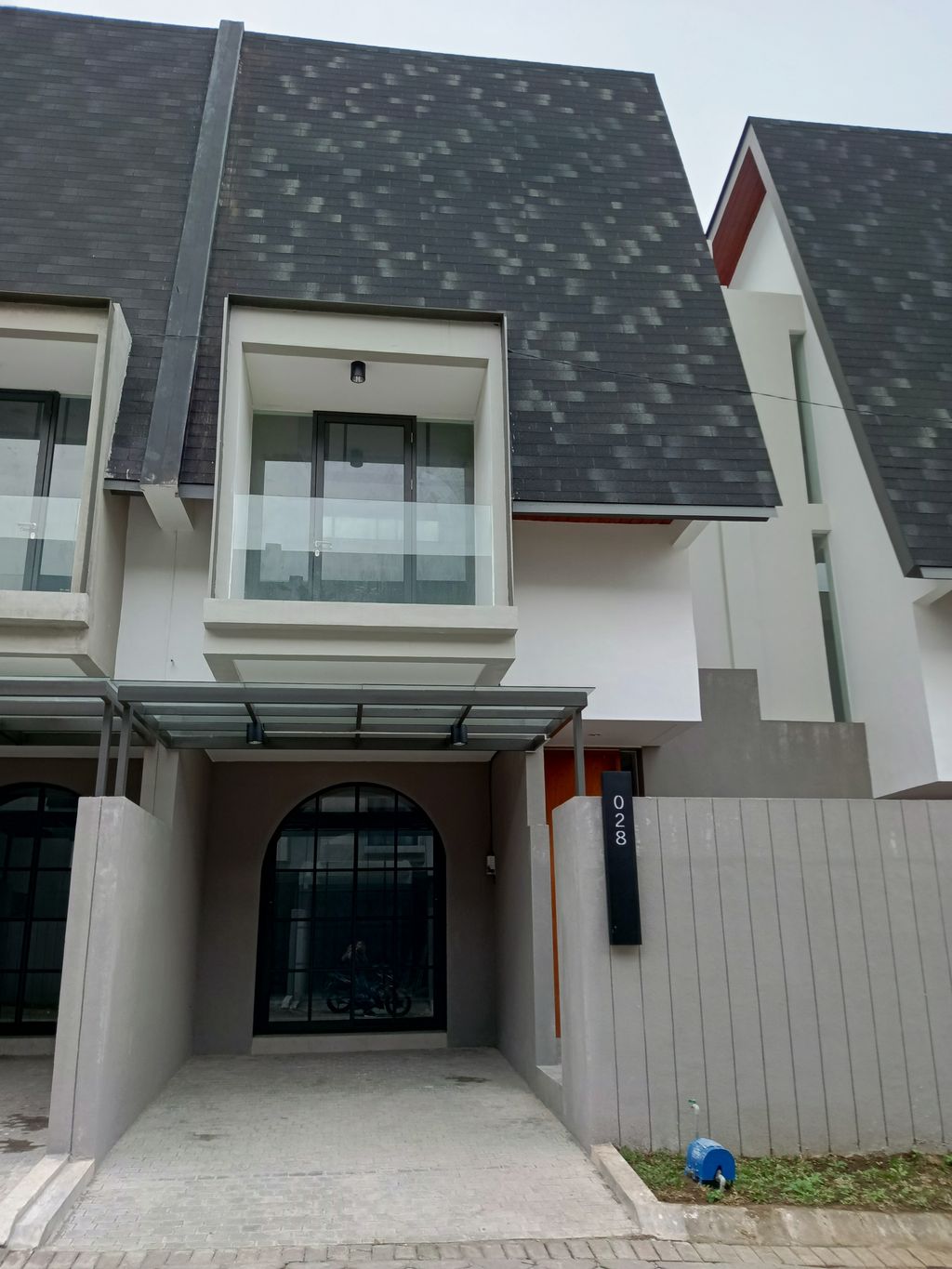 foto tampak rumah tipe Prive Premium perumahan Habitat